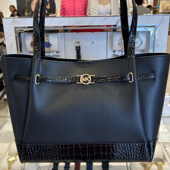 Michael Kors Handbags - MICHAEL KORS
Reed Large Leather Belted Satchel Shoulder Tote Handbag 
Black